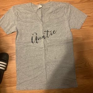 Auntie vneck tshirt